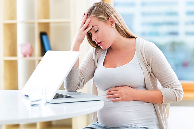 У беременной женщины болит горло