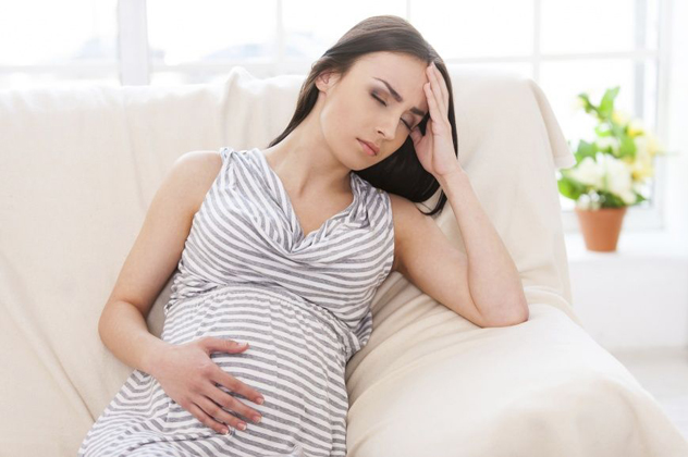 Беременная женщина болеет