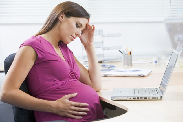 Беременная женщина болеет