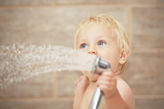 Как закалить горло при помощи водных процедур