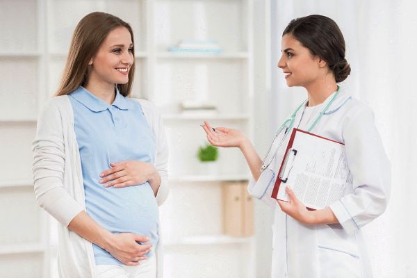 если возник храп во время беременности, нужно сообщить врачу женской консультации