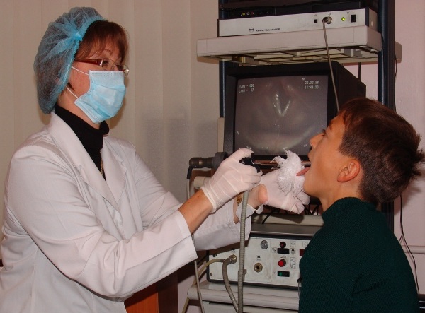 ларингоскопия при болезнях связок в горле